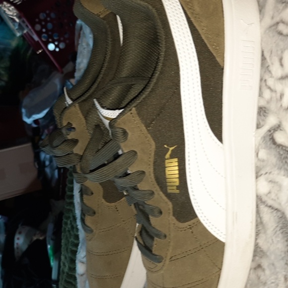 Puma Men's 10 Olive Suede Sneakers, Worn Once Indoors Display, New w Box - Picture 11 of 11